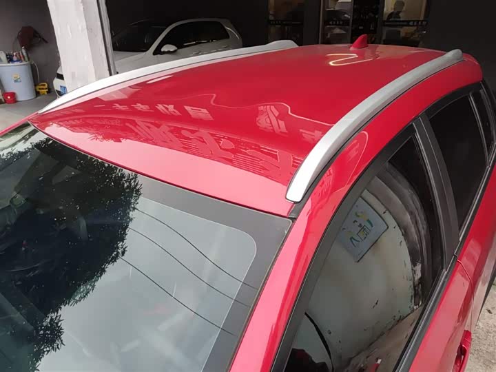 Фото 27 - Toyota Yaris L Hatchback