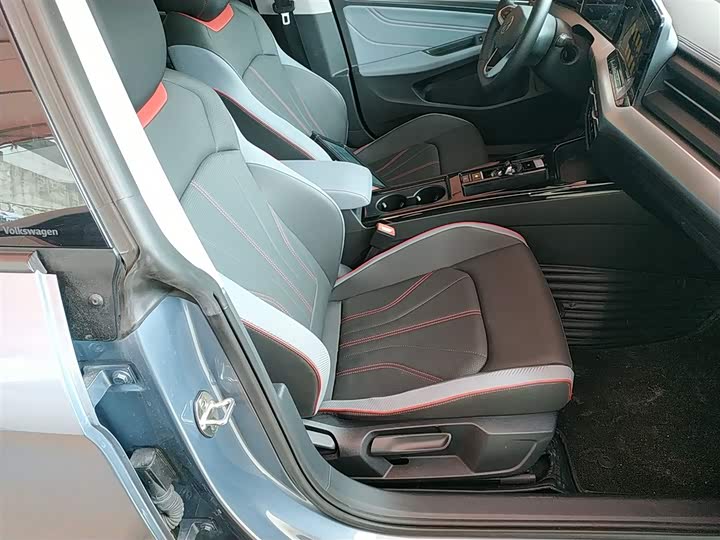 Фото 25 - Volkswagen Lamando L