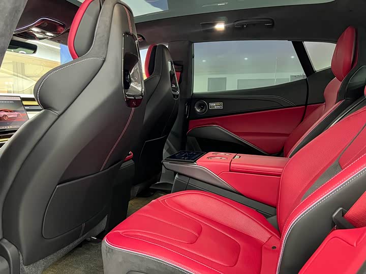 Фото 10 - Lotus Eletre