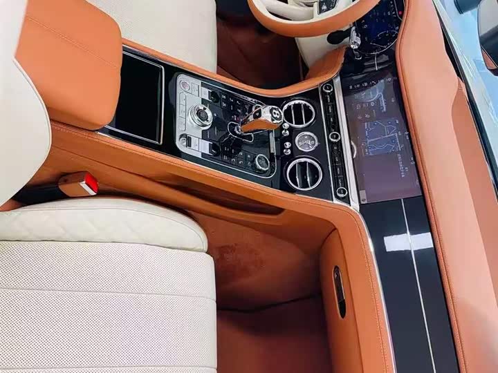 Фото 11 - Bentley Continental GT