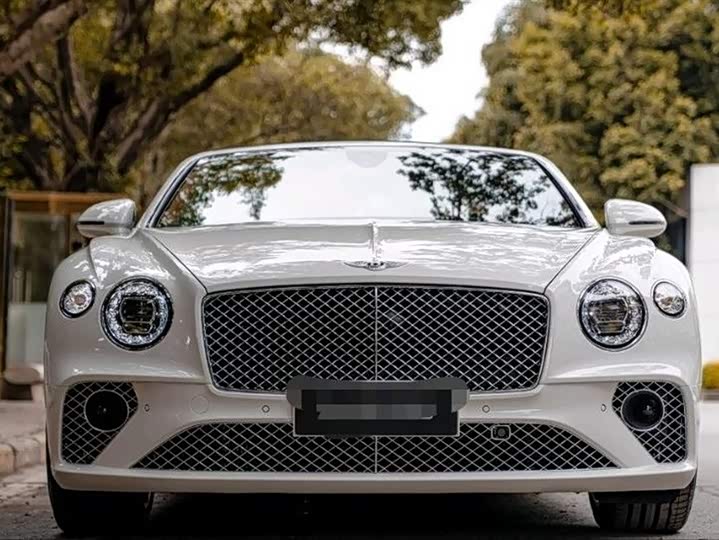 Фото 2 - Bentley Continental GT
