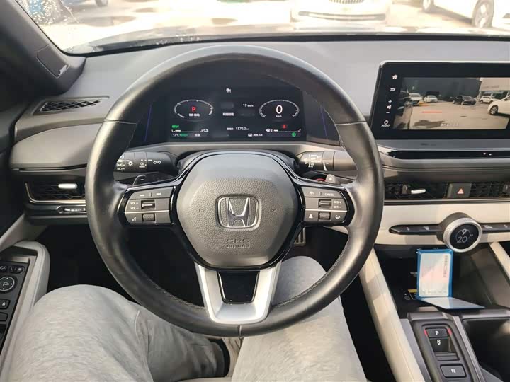 Фото 10 - Honda Inspire Hybrid