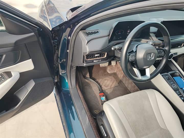 Фото 15 - Honda Inspire Hybrid