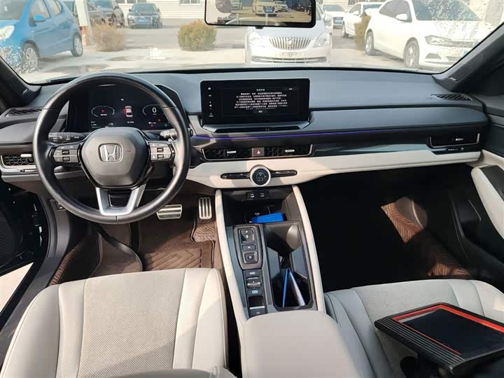 Фото 9 - Honda Inspire Hybrid