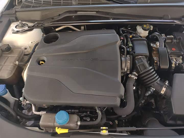 Фото 20 - Changan UNI-V