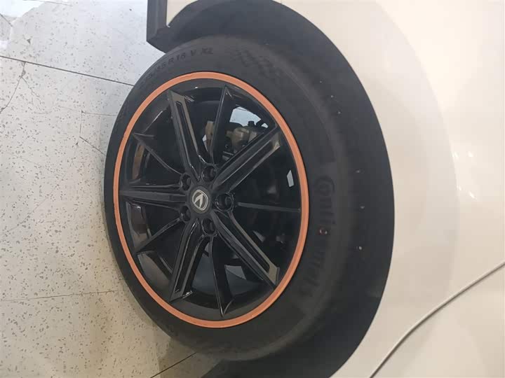 Фото 26 - Changan UNI-V