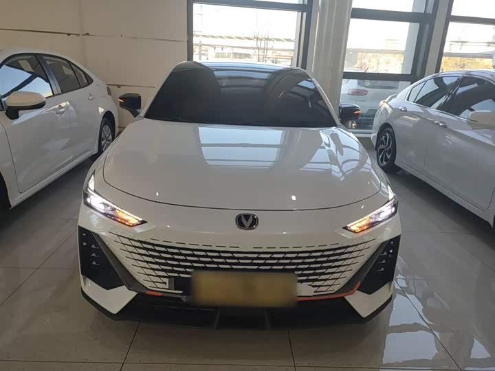 Фото 3 - Changan UNI-V