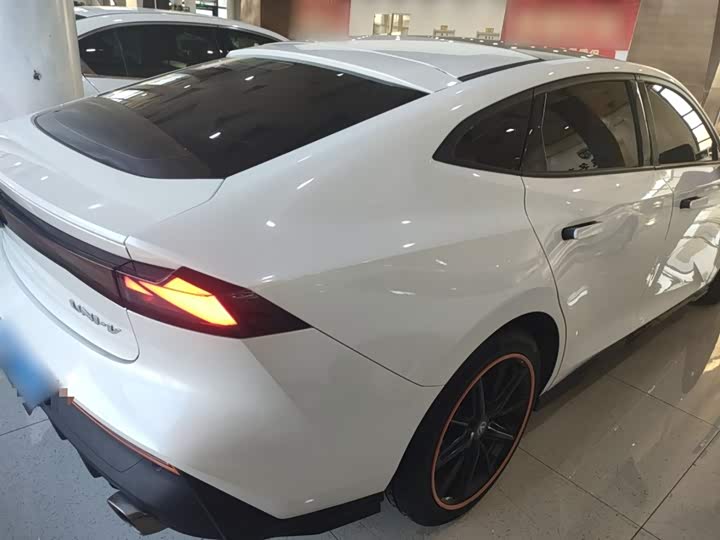 Фото 7 - Changan UNI-V