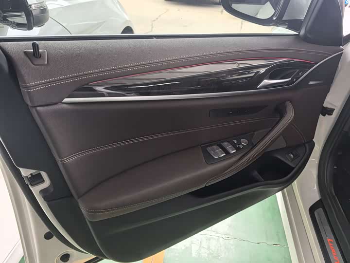 Фото 13 - BMW 5 Series