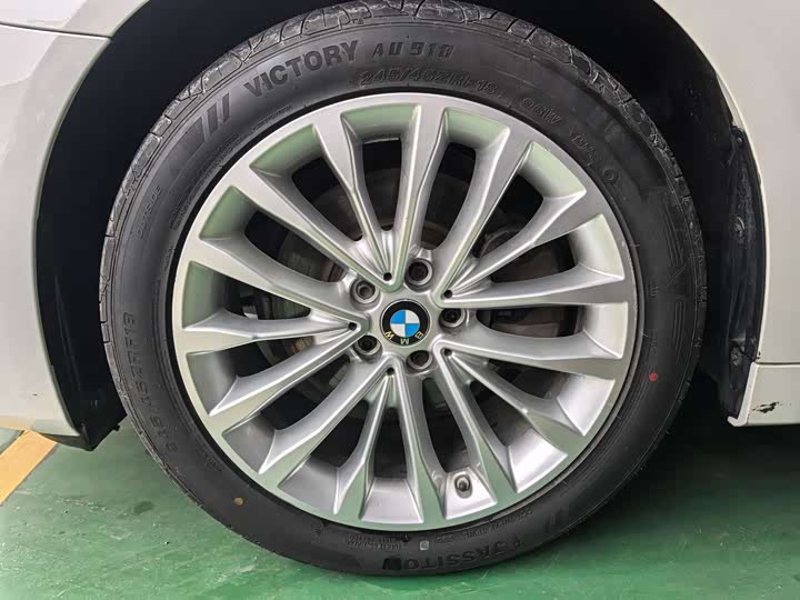 Фото 15 - BMW 5 Series