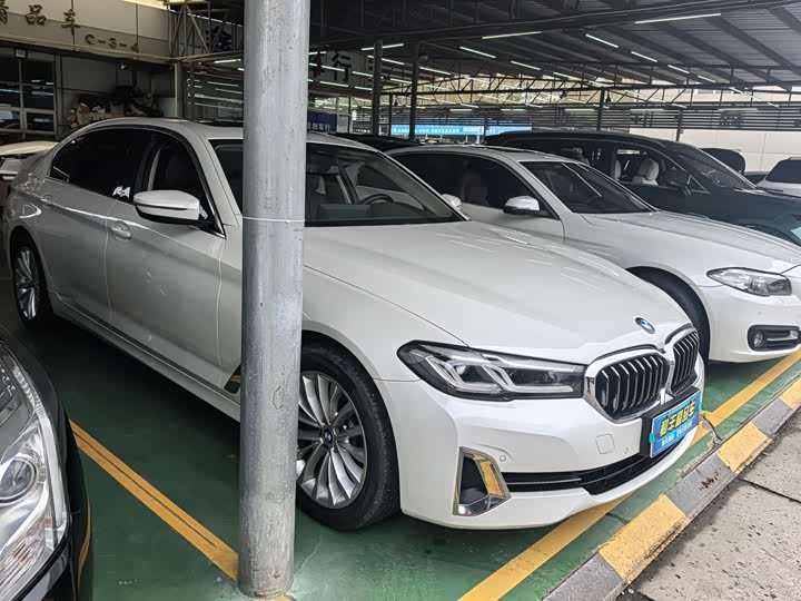Фото 3 - BMW 5 Series