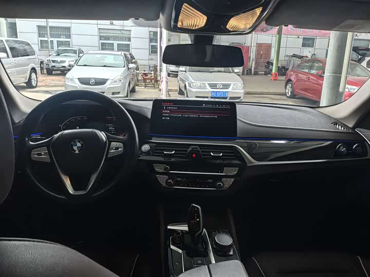 Фото 9 - BMW 5 Series