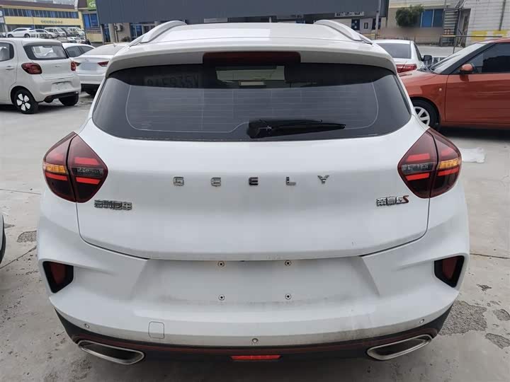 Фото 6 - Geely Emgrand GS