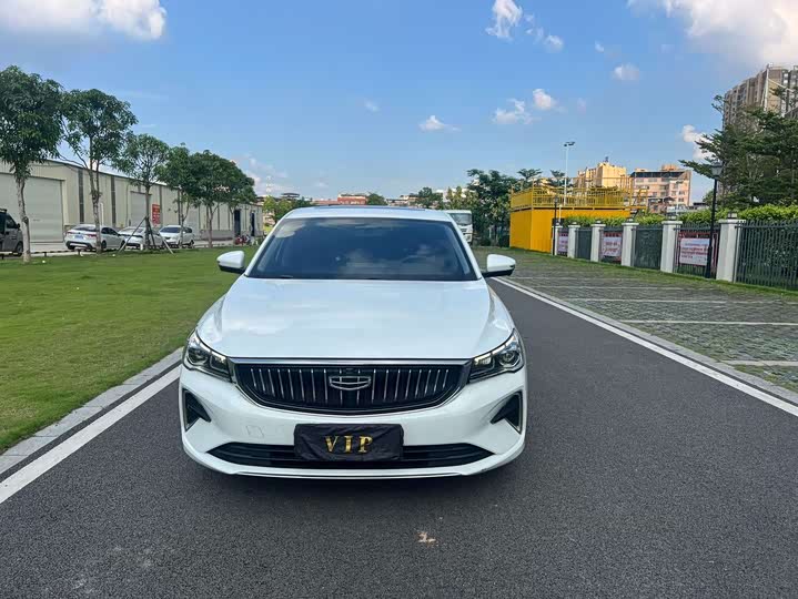 Фото 2 - Geely Emgrand