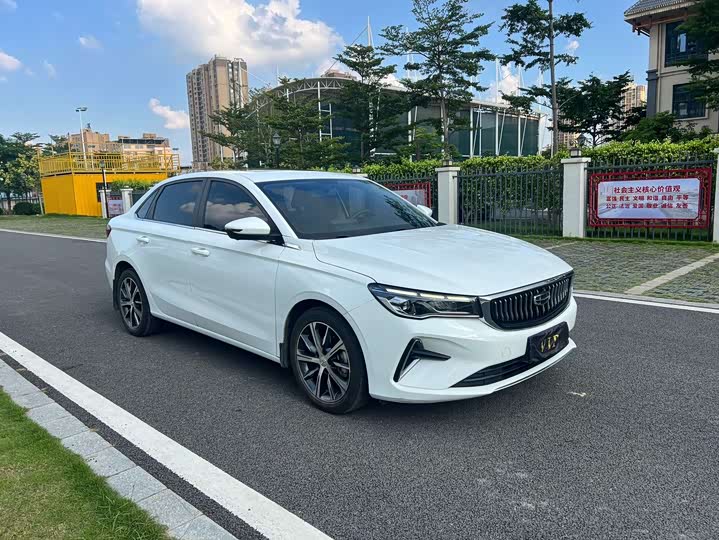 Фото 3 - Geely Emgrand