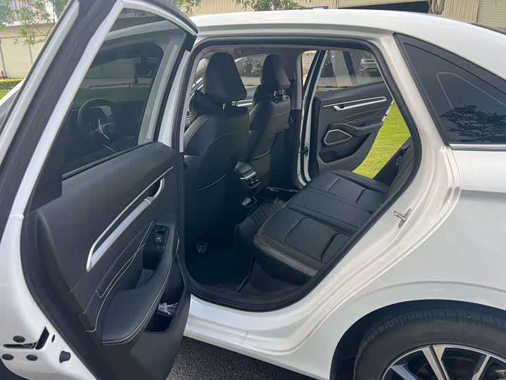 Фото 6 - Geely Emgrand