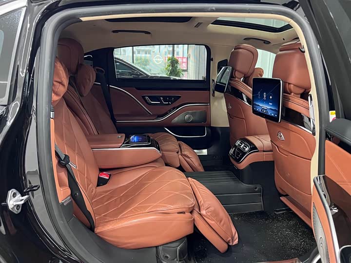 Фото 12 - Mercedes-Benz Maybach S-Class