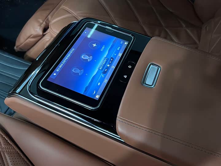 Фото 17 - Mercedes-Benz Maybach S-Class