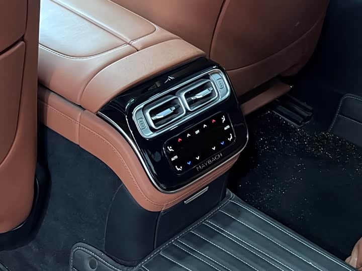 Фото 21 - Mercedes-Benz Maybach S-Class