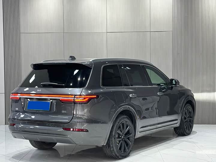 Фото 8 - LiXiang One