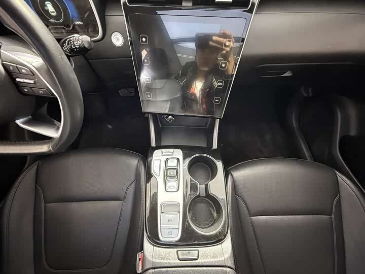 Фото 10 - Hyundai Tucson L