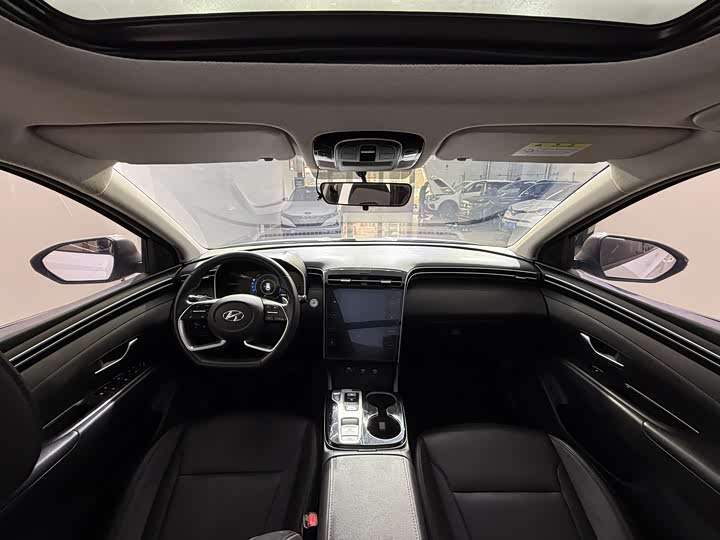 Фото 11 - Hyundai Tucson L