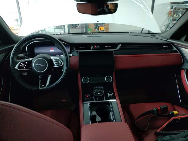 Фото 10 - Jaguar XF L