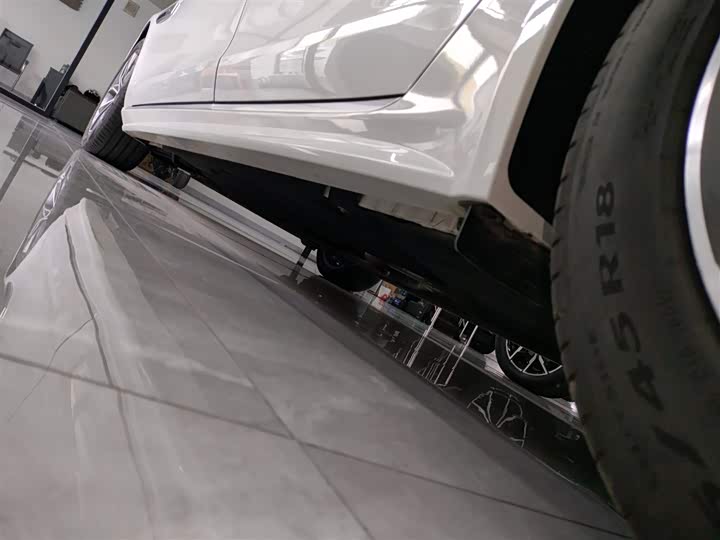 Фото 22 - Jaguar XF L