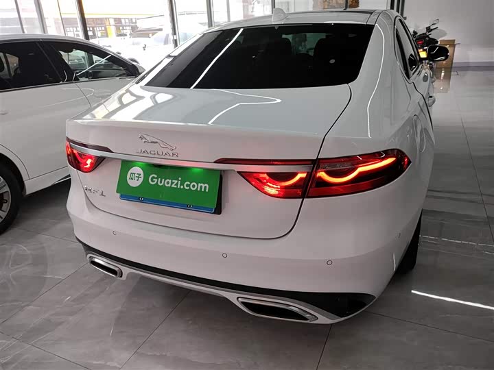 Фото 6 - Jaguar XF L