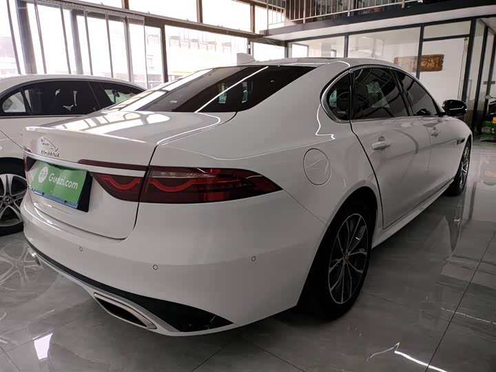 Фото 7 - Jaguar XF L