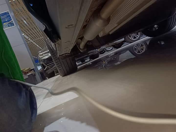 Фото 21 - LiXiang L8