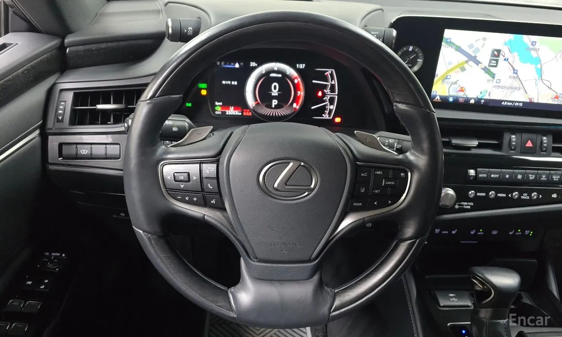 Фото 13 - Lexus ES