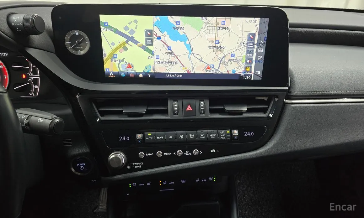 Фото 14 - Lexus ES