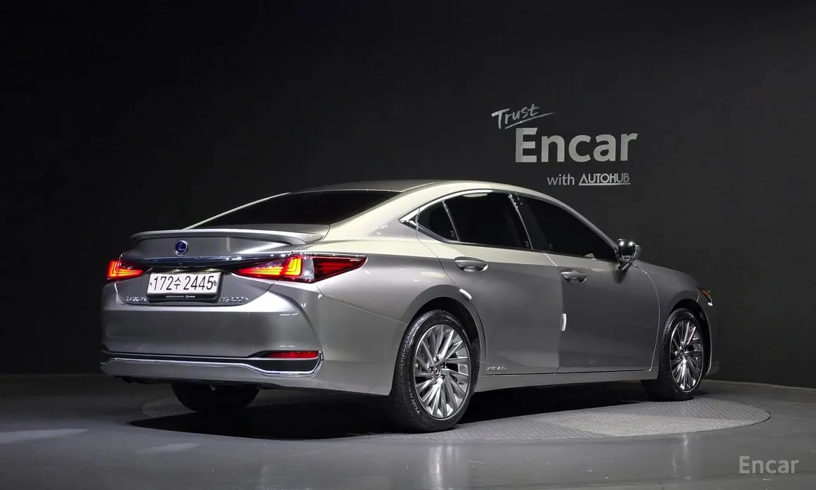 Фото 2 - Lexus ES