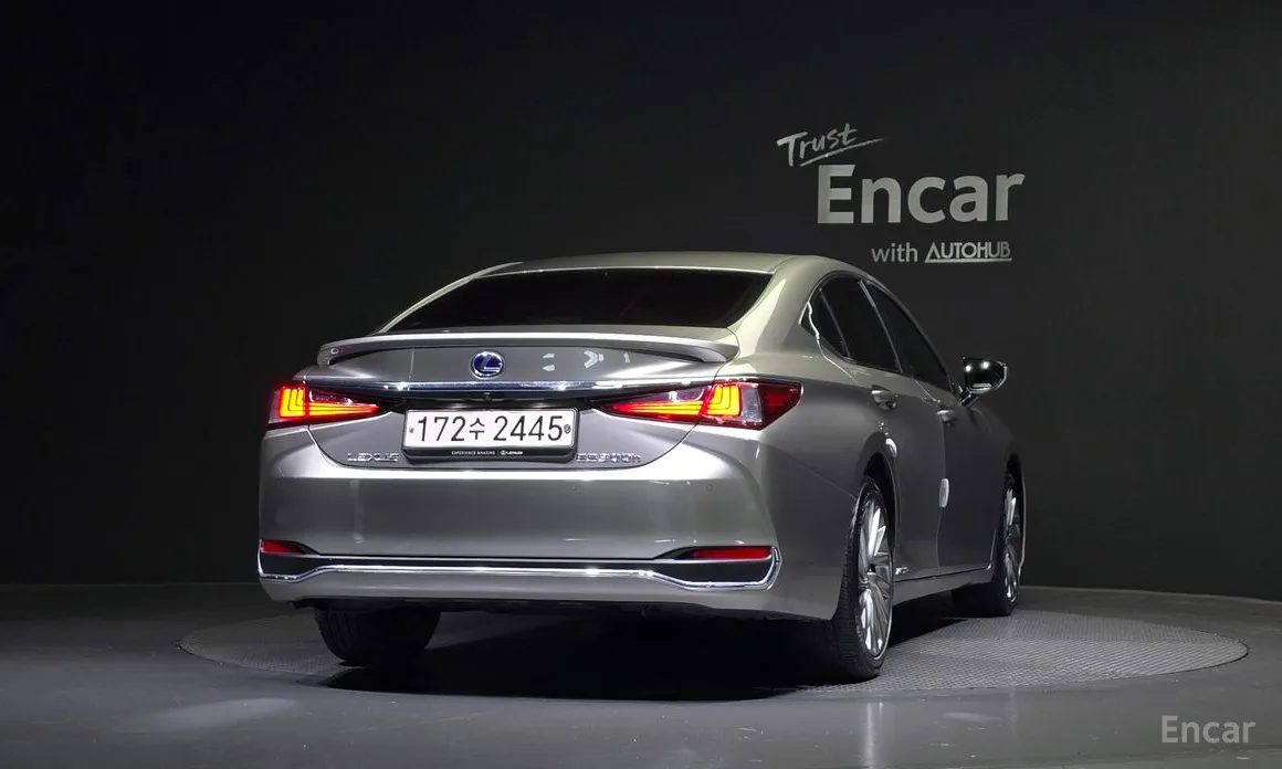 Фото 4 - Lexus ES