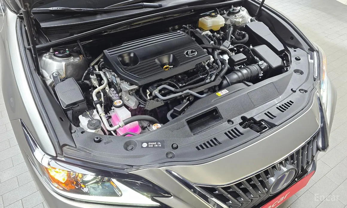 Фото 6 - Lexus ES