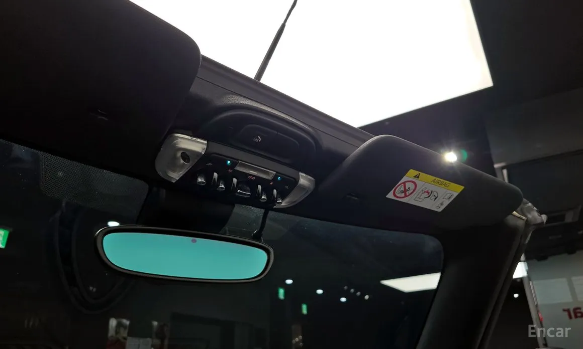 Фото 19 - Mini Cooper Convertible