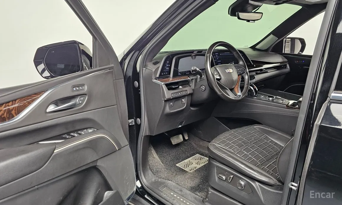 Фото 10 - Cadillac Escalade