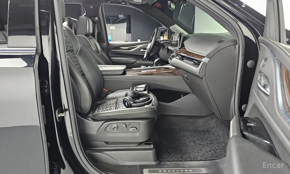 Фото 11 - Cadillac Escalade