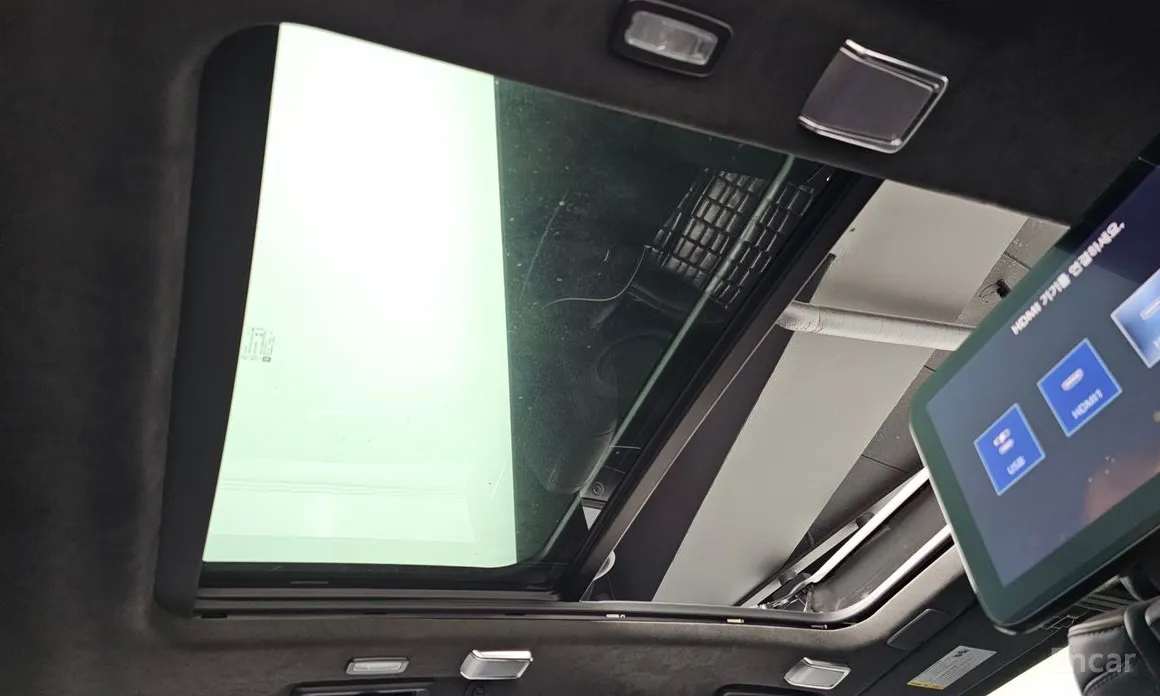 Фото 15 - Cadillac Escalade