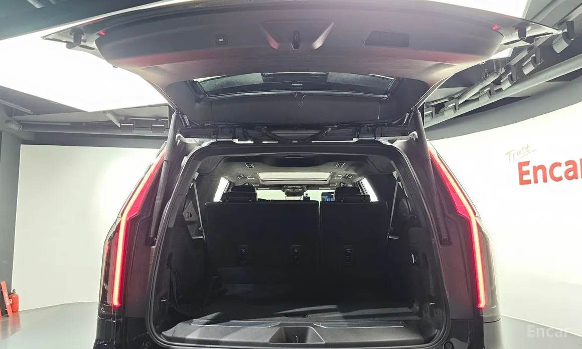 Фото 19 - Cadillac Escalade