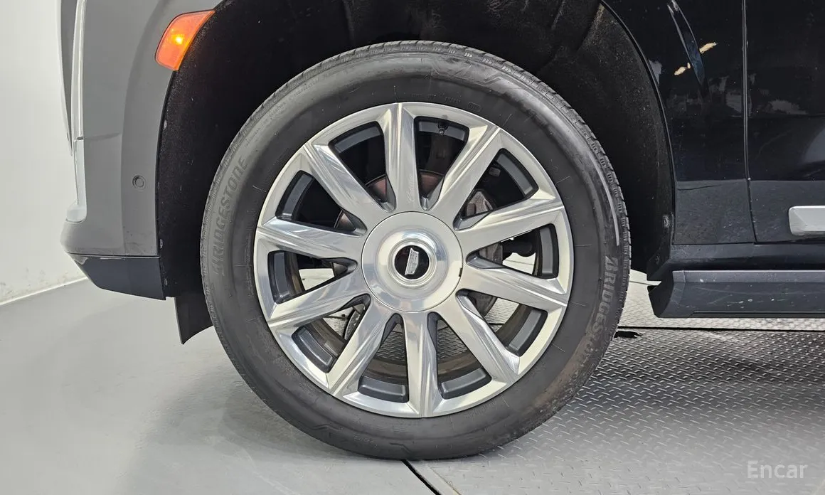 Фото 5 - Cadillac Escalade