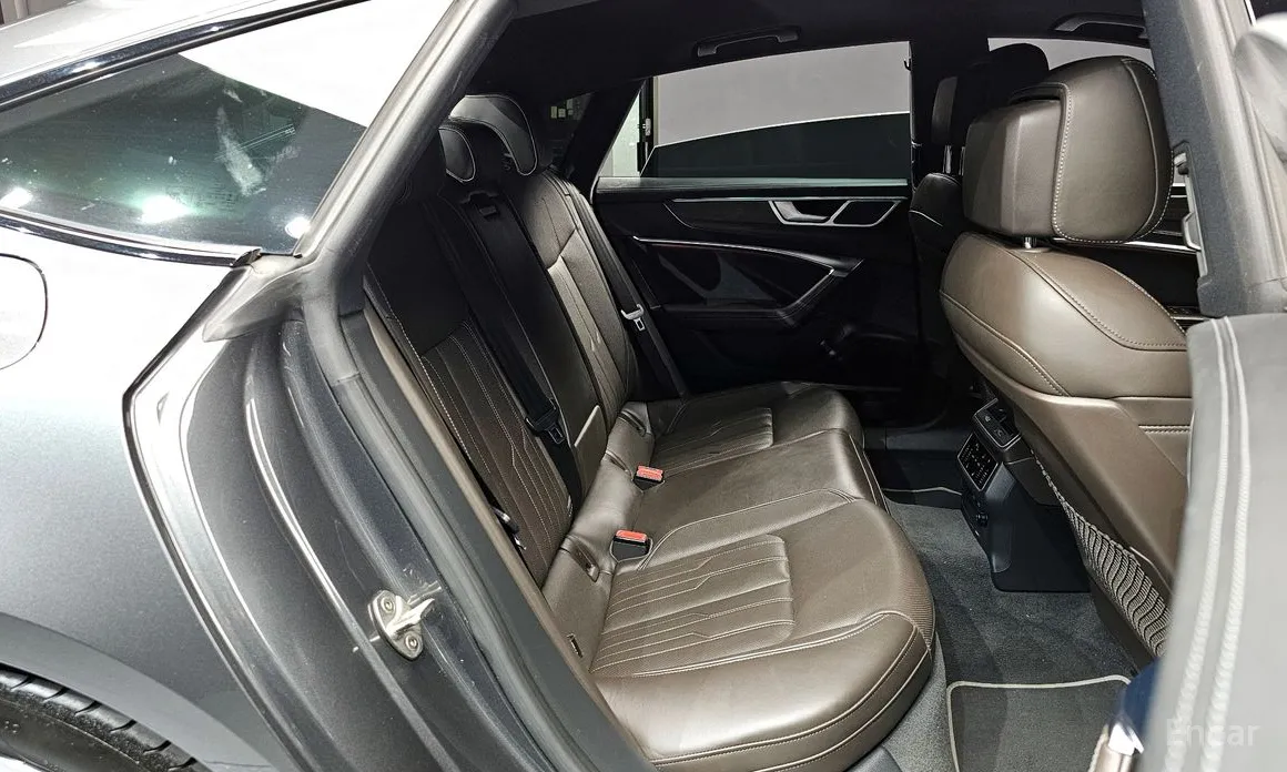 Фото 12 - Audi A7