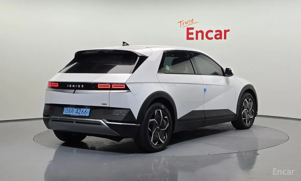 Фото 2 - Hyundai Ioniq 5