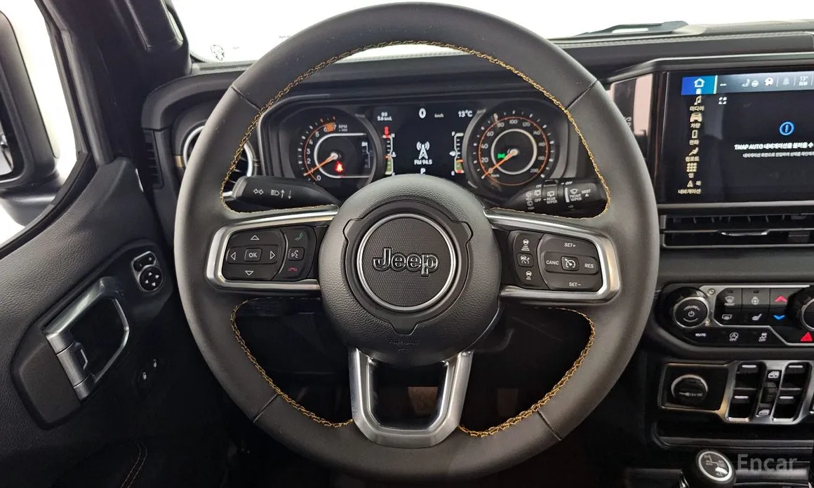 Фото 13 - Jeep Wrangler