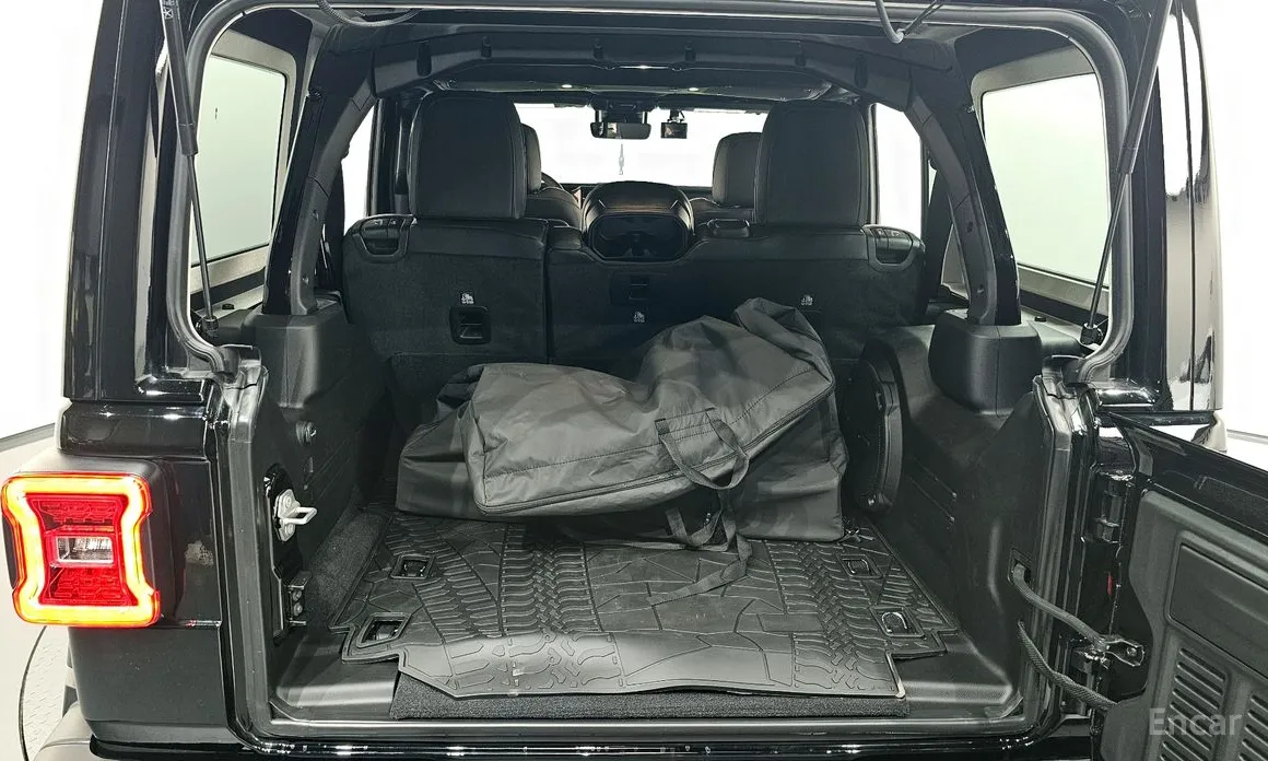 Фото 20 - Jeep Wrangler