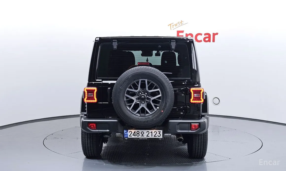 Фото 4 - Jeep Wrangler