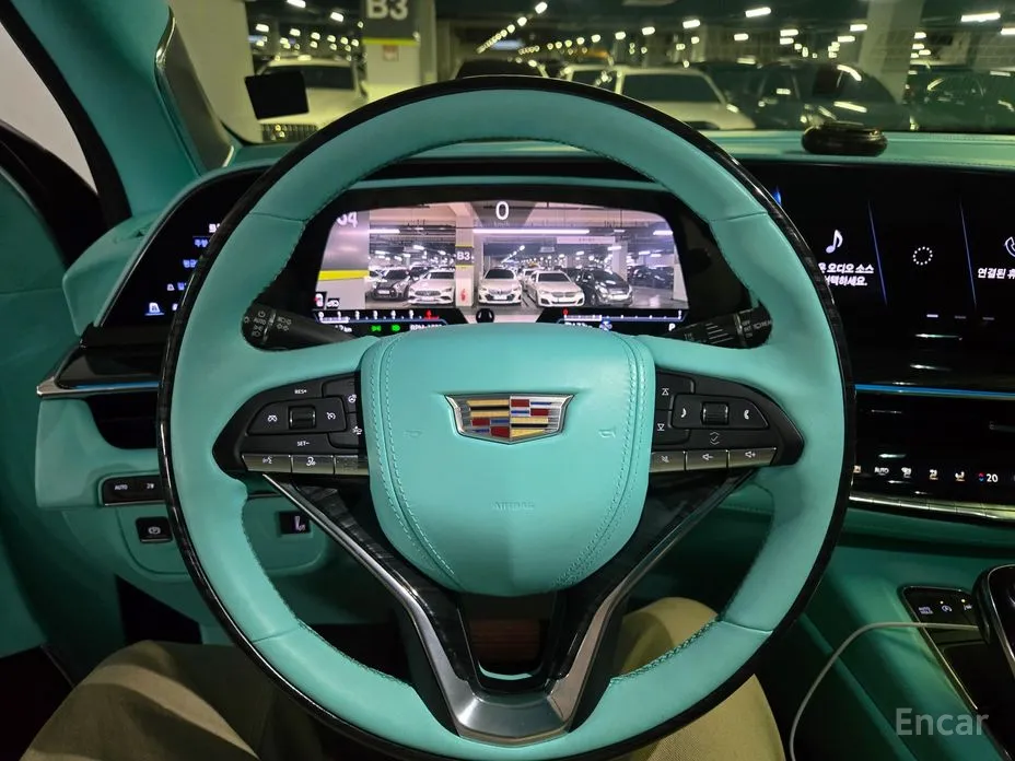 Фото 10 - Cadillac Escalade