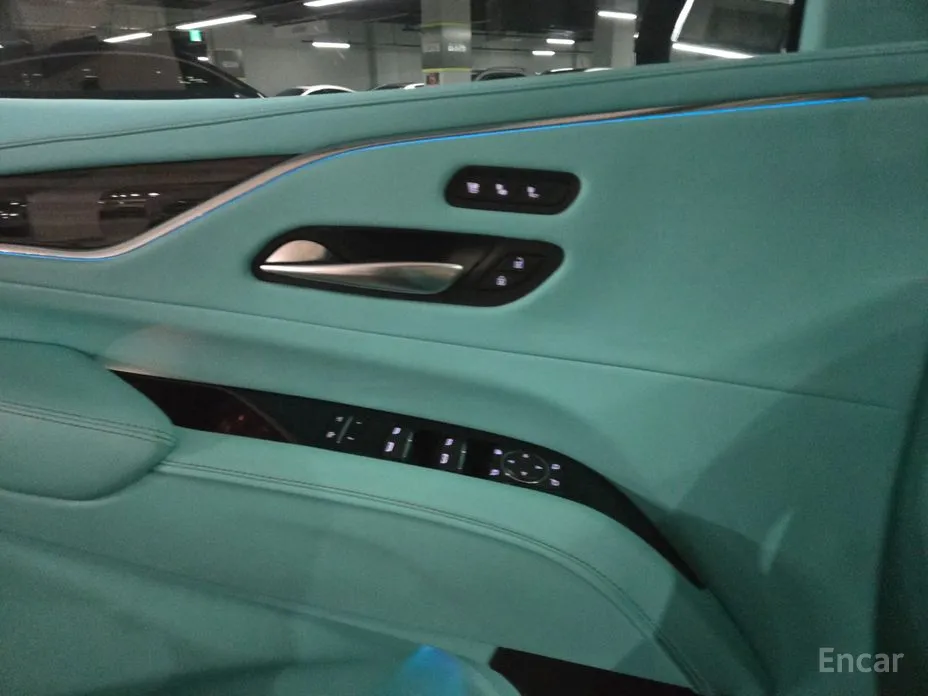 Фото 15 - Cadillac Escalade