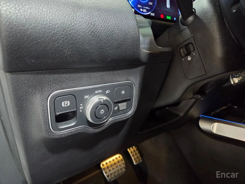 Фото 18 - Mercedes-Benz EQB